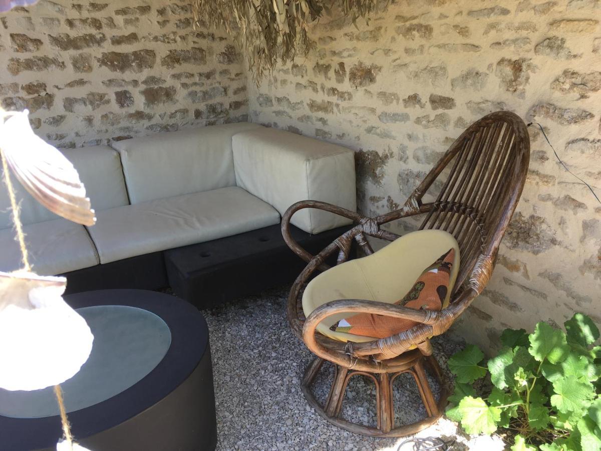 مبيت وإفطار Fontenay-près-Vézelay Au Cheval Bleu المظهر الخارجي الصورة