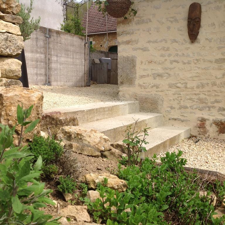 مبيت وإفطار Fontenay-près-Vézelay Au Cheval Bleu المظهر الخارجي الصورة