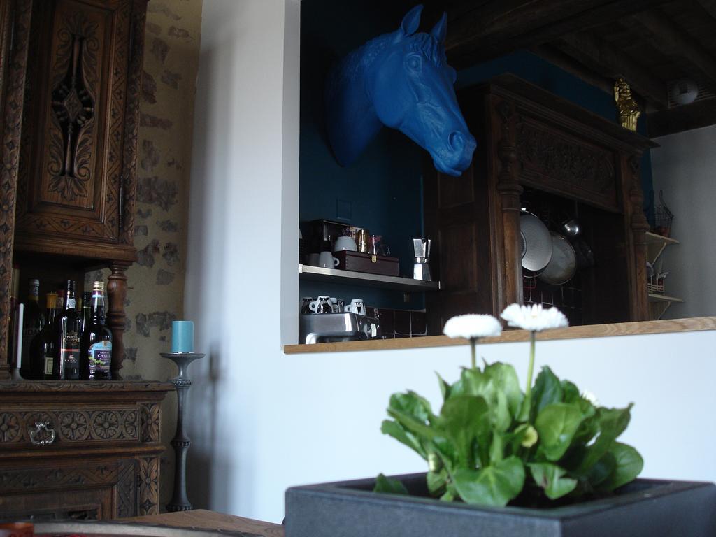 مبيت وإفطار Fontenay-près-Vézelay Au Cheval Bleu المظهر الخارجي الصورة