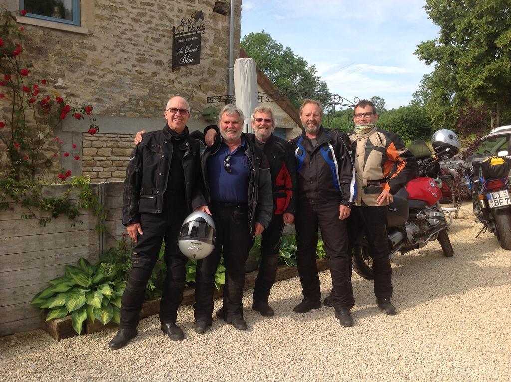 مبيت وإفطار Fontenay-près-Vézelay Au Cheval Bleu المظهر الخارجي الصورة